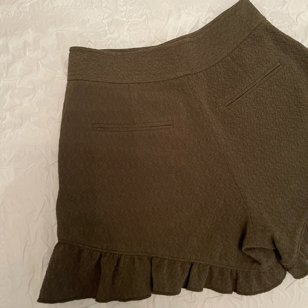 Club Monaco Ruffled High Waisted Shorts - Picture 4 of 4